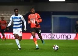 Amari`i Bell plays a pass