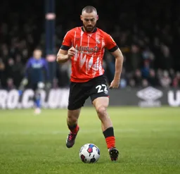 Allan Campbell in posession of the ball