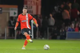 Mads Andersen passing through midfield