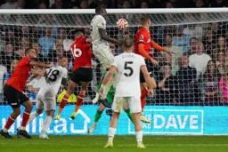 Zouma rises to score for West Ham