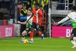 Issa Kabore off down the wing