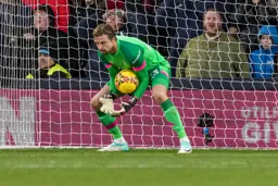 Tim Krul gathers the ball