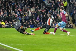 Elijah Adebayo cannot direct the ball into the net