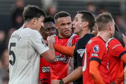 Carlton Morris having his say