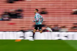 Carlton Morris warming up