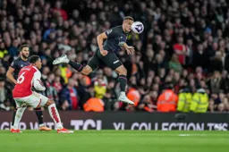 Carlton Morris with a flashing header