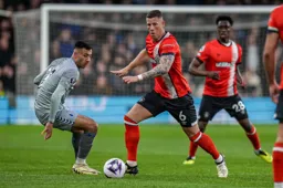 Ross Barkley turns his man