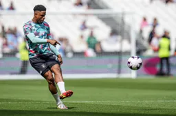 Chiedozie Ogbene warming up