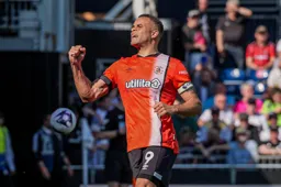 Carlton Morris celebrates