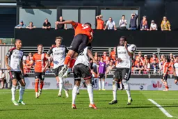 Carlton Morris up high