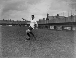 Stewart Littlewood in Training. Courtesy Luton News.