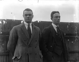 Jimmy Walker (left) and Sid Hoar. Courtesy Luton News.